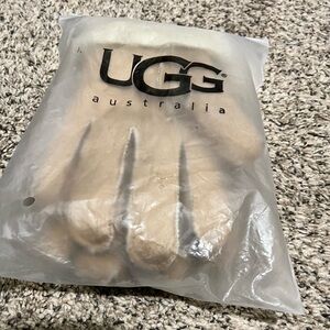 Ugg gloves